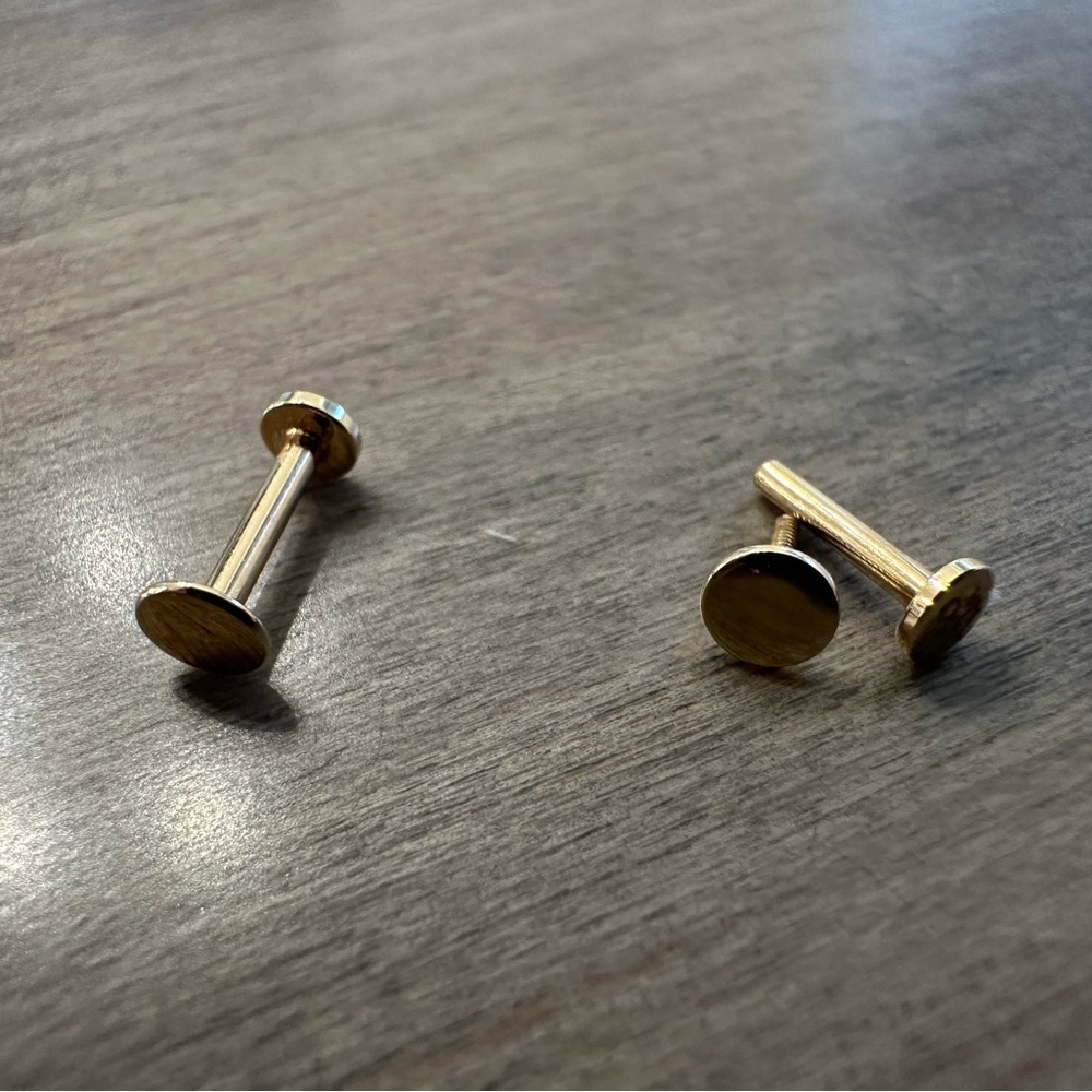 14K Solid Gold Flat Disc Threaded Labret Earring